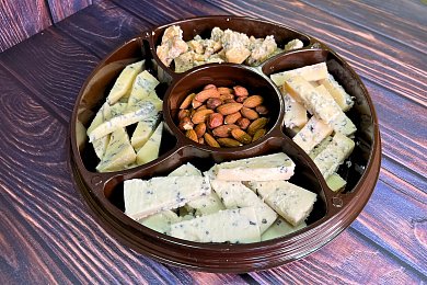 Сырная тарелка: голубая пикантность